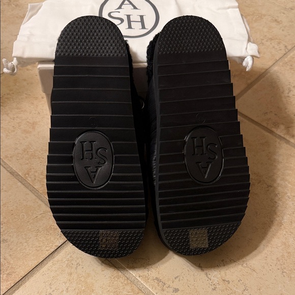 Ash Cozy Black Slip-Ons - Picture 4 of 5